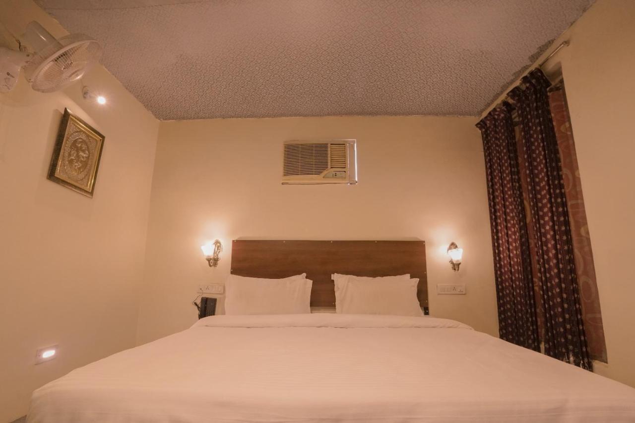 Royal Ocean Resort Τζαϊπούρ Εξωτερικό φωτογραφία